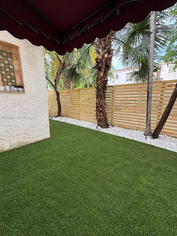 327 W 28th Street, Miami Beach, FL 33140