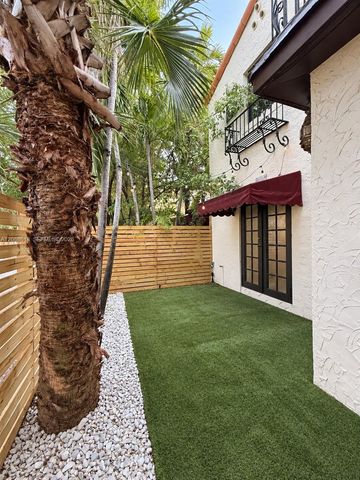 327 W 28th Street, Miami Beach, FL 33140