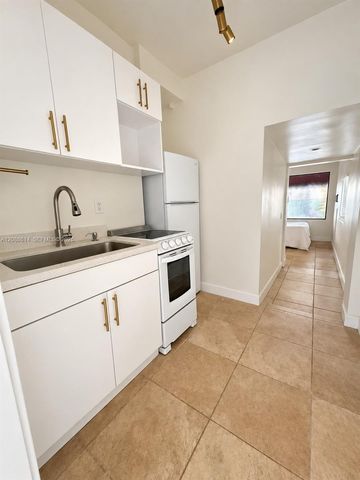 327 W 28th Street, Miami Beach, FL 33140