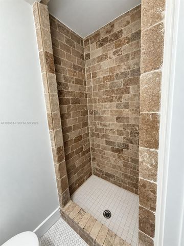 327 W 28th Street, Miami Beach, FL 33140