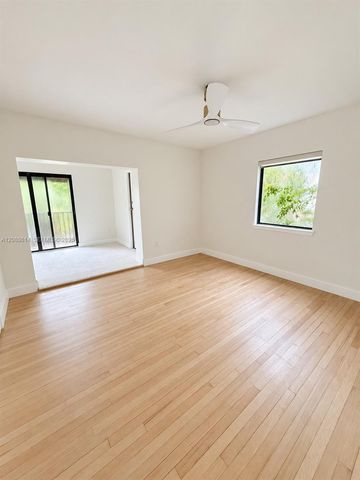 327 W 28th Street, Miami Beach, FL 33140
