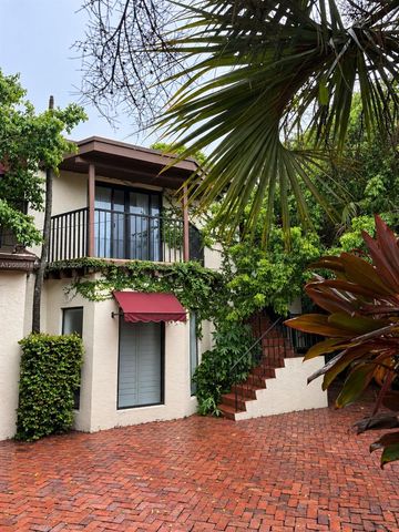 327 W 28th Street, Miami Beach, FL 33140