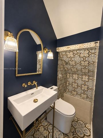 327 W 28th Street, Miami Beach, FL 33140