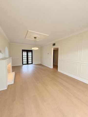 327 W 28th Street, Miami Beach, FL 33140