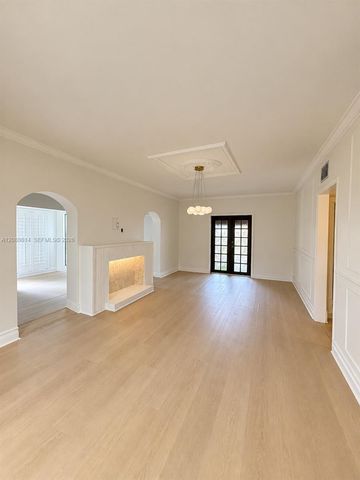 327 W 28th Street, Miami Beach, FL 33140