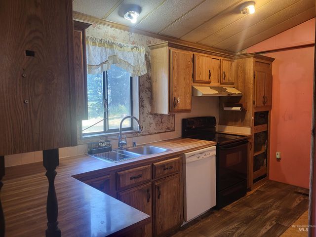 563 Woodland Meadow Lane, Orofino, ID 83544