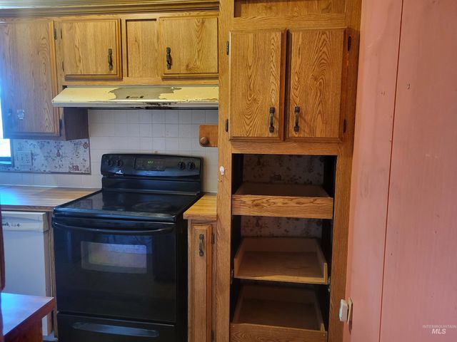 563 Woodland Meadow Lane, Orofino, ID 83544