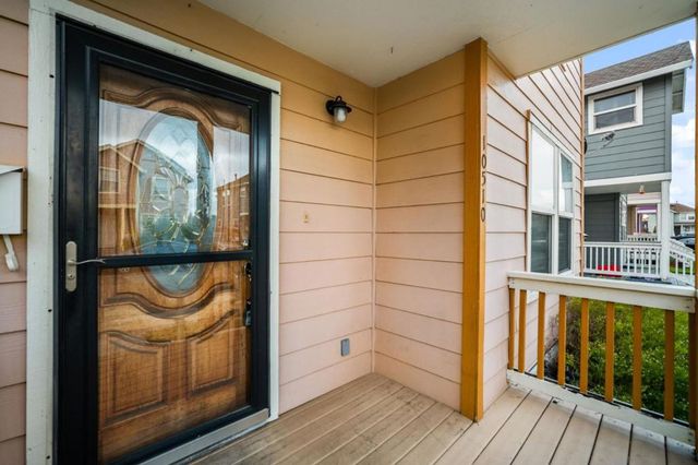 10510 East Court, Oakland, CA 94603