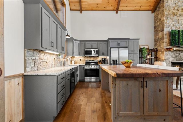 107 Fish Tale Cove, Ellijay, GA 30540