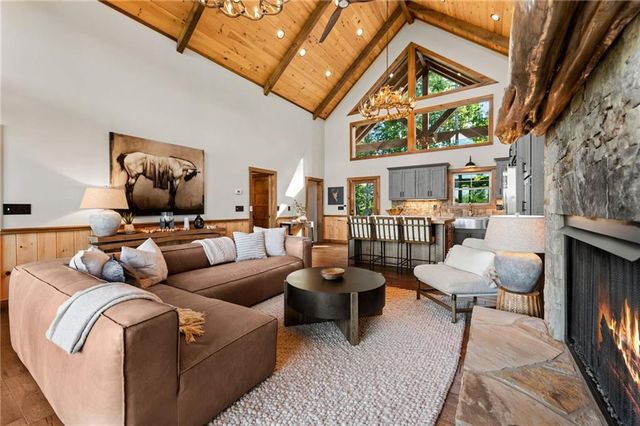 107 Fish Tale Cove, Ellijay, GA 30540