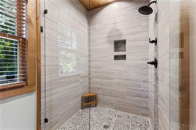 107 Fish Tale Cove, Ellijay, GA 30540