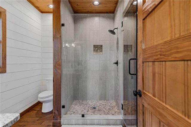 107 Fish Tale Cove, Ellijay, GA 30540