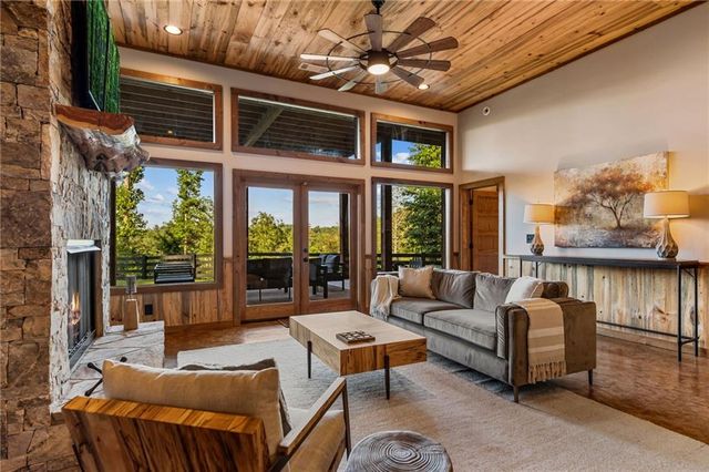 107 Fish Tale Cove, Ellijay, GA 30540