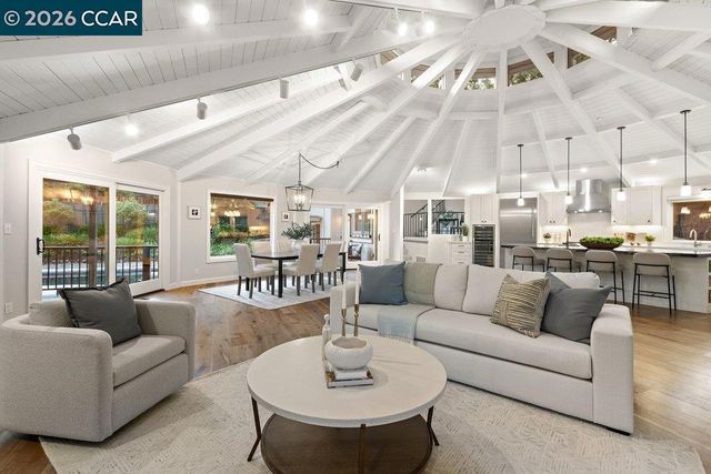 74 Bates Boulevard, Orinda, CA 94563