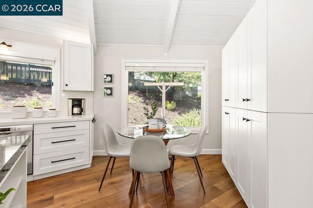 74 Bates Boulevard, Orinda, CA 94563