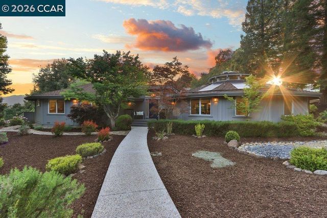 74 Bates Boulevard, Orinda, CA 94563