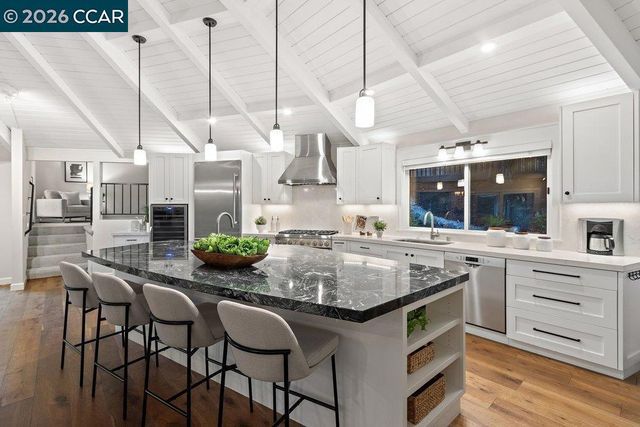 74 Bates Boulevard, Orinda, CA 94563