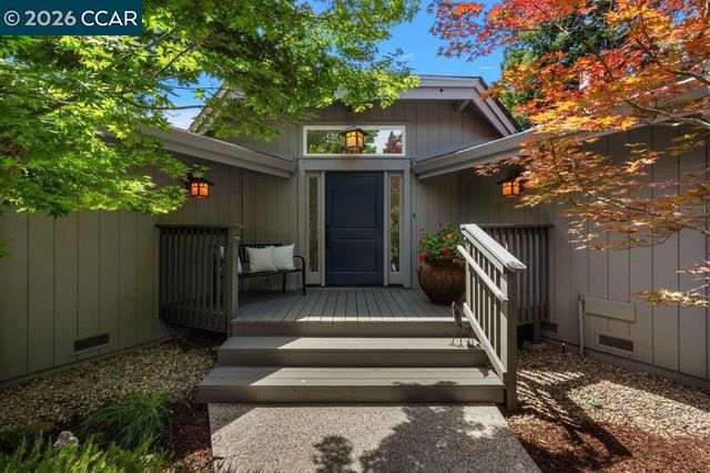 74 Bates Boulevard, Orinda, CA 94563