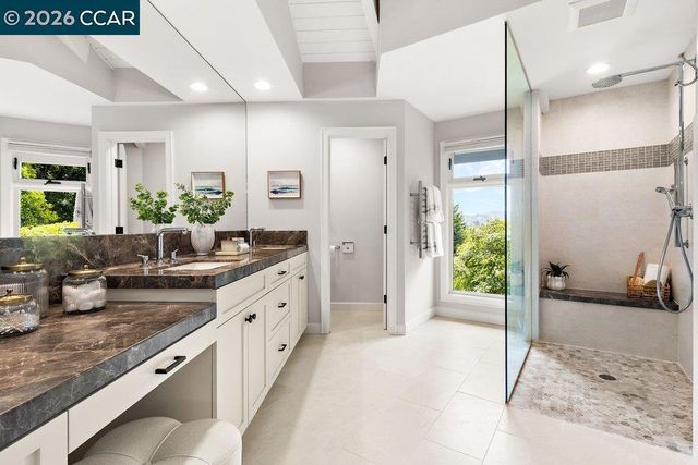 74 Bates Boulevard, Orinda, CA 94563