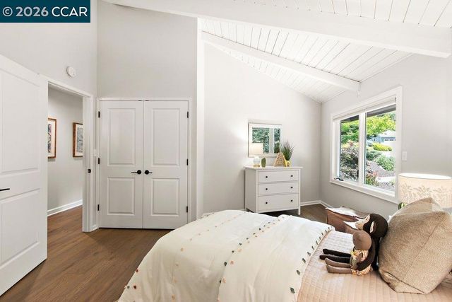 74 Bates Boulevard, Orinda, CA 94563