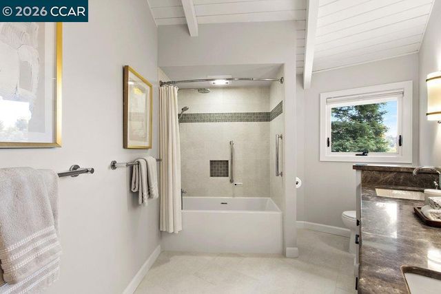 74 Bates Boulevard, Orinda, CA 94563