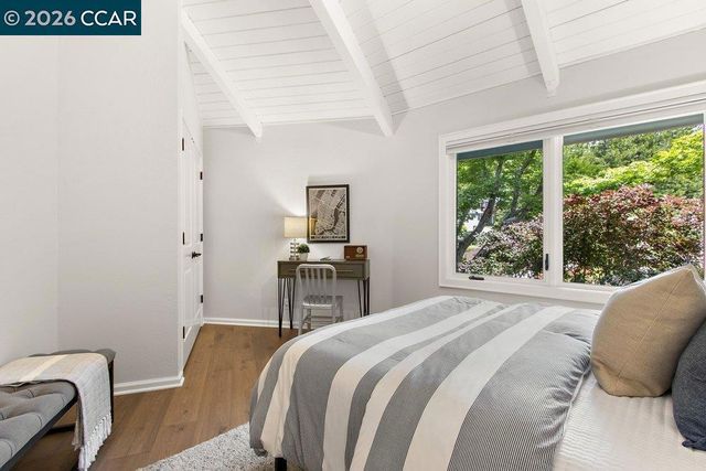 74 Bates Boulevard, Orinda, CA 94563