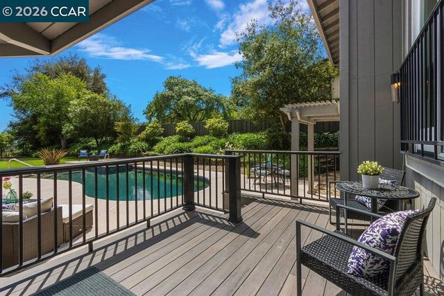 74 Bates Boulevard, Orinda, CA 94563