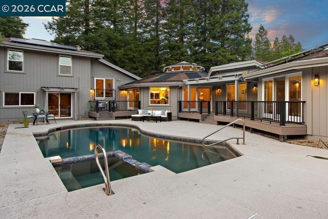 74 Bates Boulevard, Orinda, CA 94563