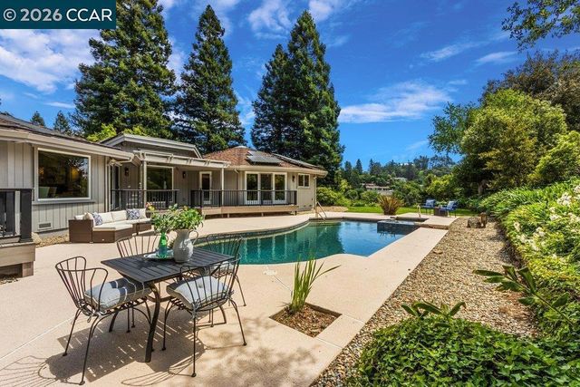 74 Bates Boulevard, Orinda, CA 94563