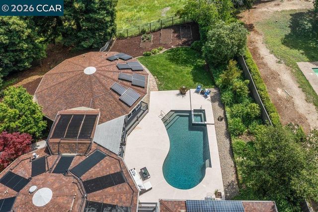 74 Bates Boulevard, Orinda, CA 94563