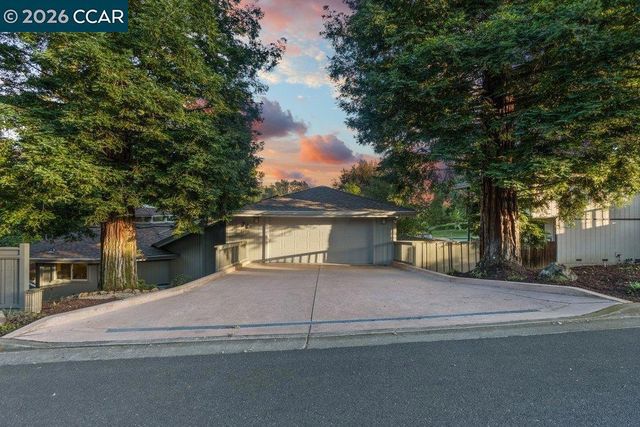 74 Bates Boulevard, Orinda, CA 94563