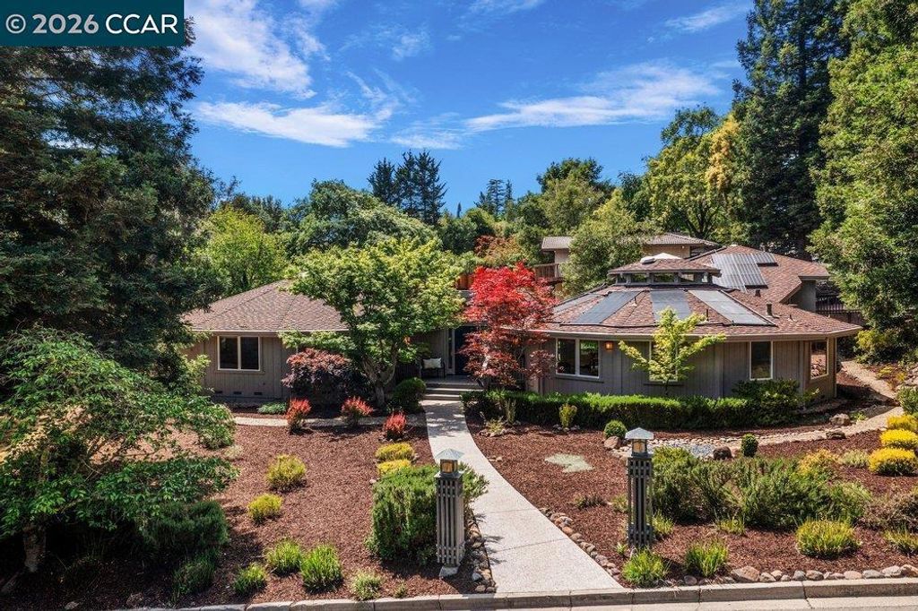 74 Bates Boulevard, Orinda, CA 94563