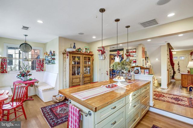 3062 N QUINCY ST N, Arlington, VA 22207