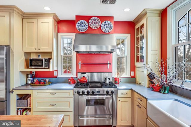 3062 N QUINCY ST N, Arlington, VA 22207