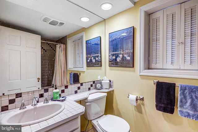 3062 N QUINCY ST N, Arlington, VA 22207