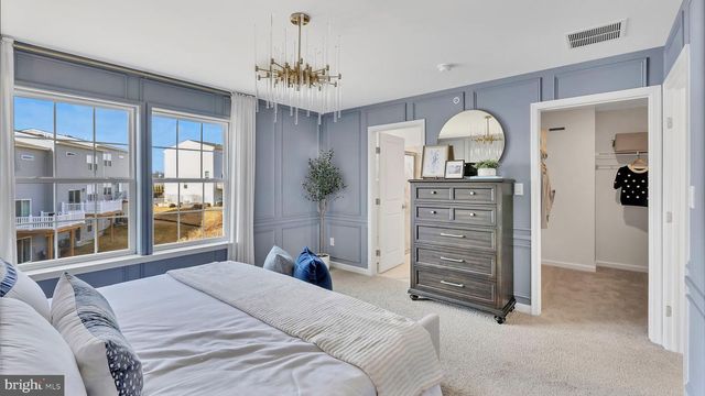 1121 MEADOWLARK DRIVE, Fogelsville, PA 18051