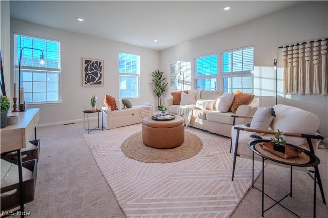 1129 Bean Lane, Akron, OH 44313