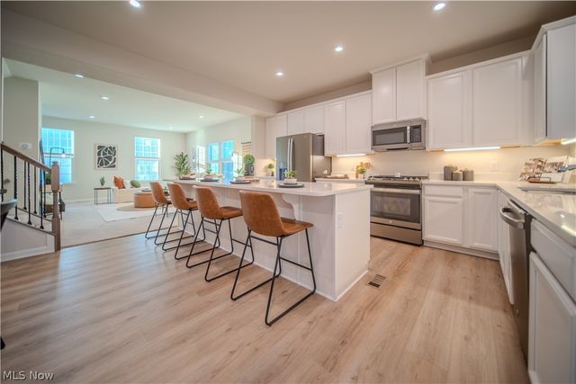 1129 Bean Lane, Akron, OH 44313