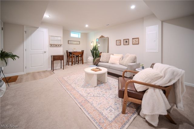 1129 Bean Lane, Akron, OH 44313