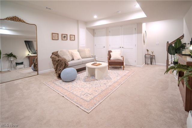 1129 Bean Lane, Akron, OH 44313