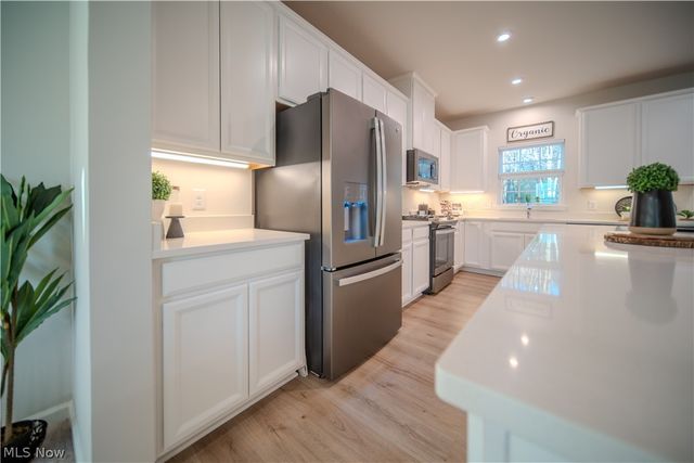 1129 Bean Lane, Akron, OH 44313