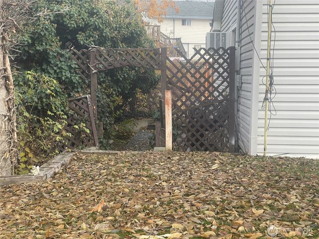 215 Dewberry E, Omak, WA 98841