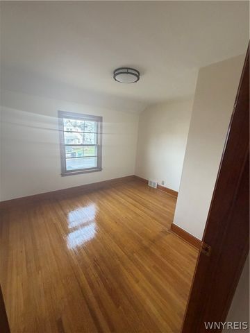 2947 Porter Road, Niagara Falls, NY 14305