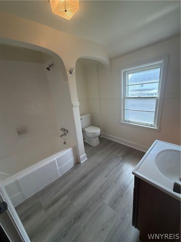 2947 Porter Road, Niagara Falls, NY 14305