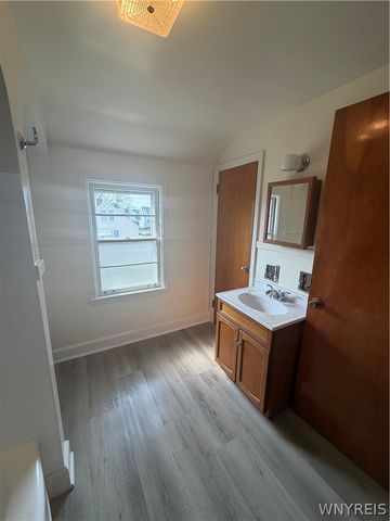 2947 Porter Road, Niagara Falls, NY 14305