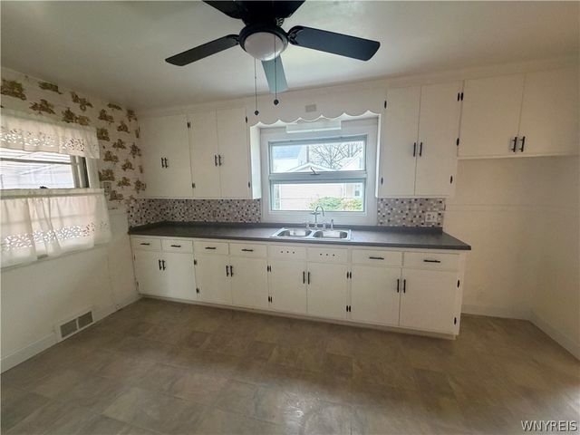 2947 Porter Road, Niagara Falls, NY 14305