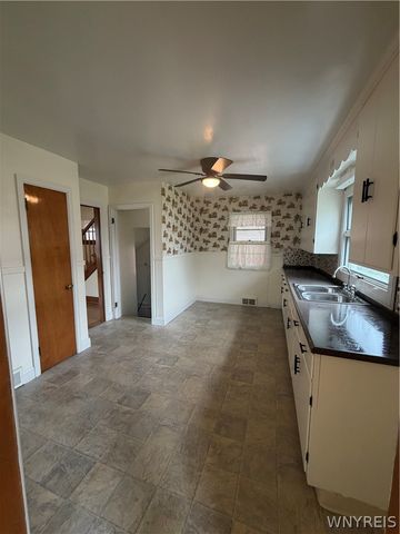 2947 Porter Road, Niagara Falls, NY 14305