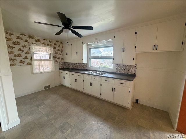 2947 Porter Road, Niagara Falls, NY 14305