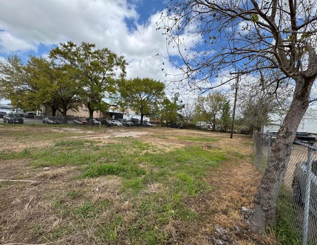 0 Pinemont Drive, Houston, TX 77018