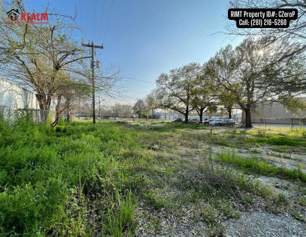 0 Pinemont Drive, Houston, TX 77018